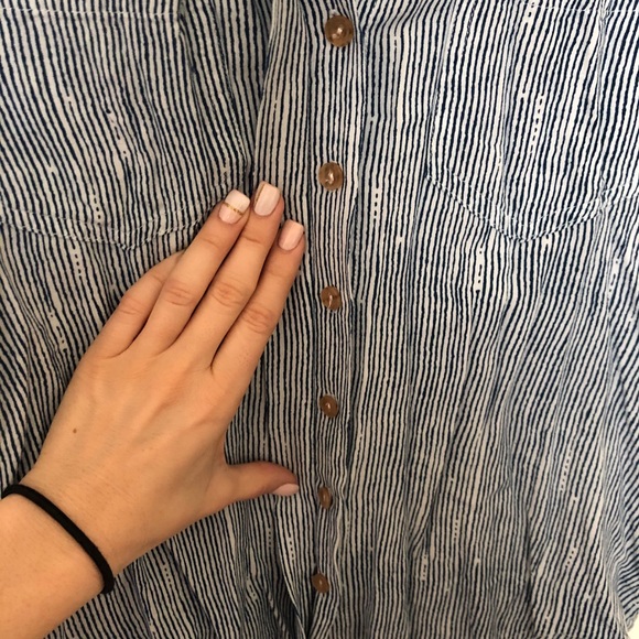 Button down top - Picture 3 of 5